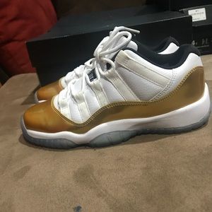 Gold coin 11's kids size 4Y